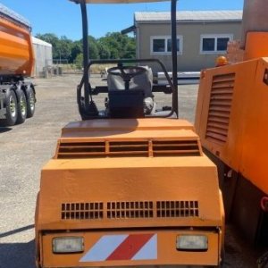 foto 2.7t Bomag walec BW100